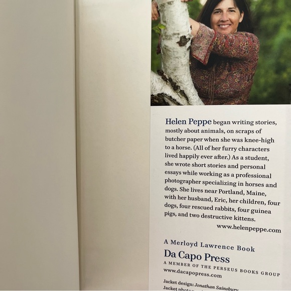 Pigs Can’t Swim a memoir by Helen Peppe Hardcover Book Non Fiction set in Maine - Picture 5 of 5